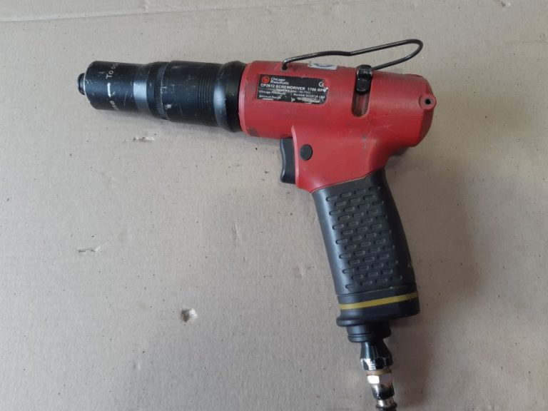 CLEARANCE – Chicago Pneumatic CP2612 Screwdriver W/ Pistol Cushion Clutch, 1700 RPM