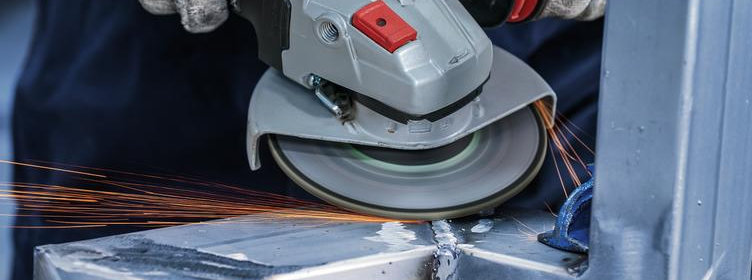 Grinding-and-blending-a-metal-weld